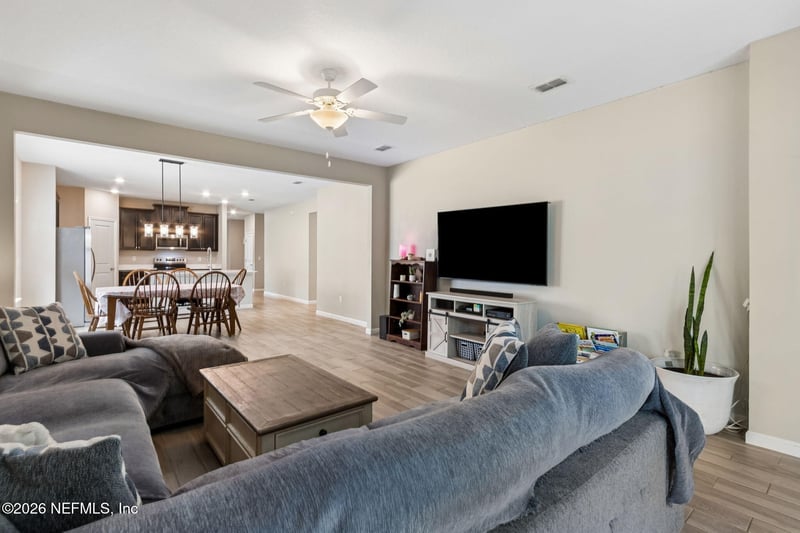10863 Ventnor Ave, Jacksonville, FL 32218