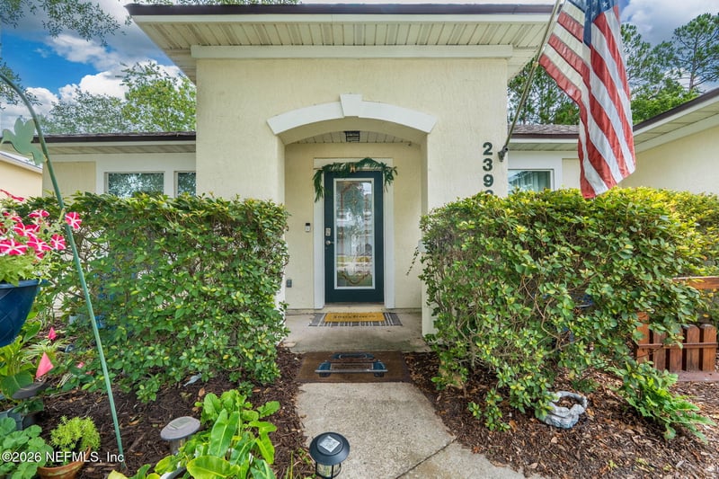 2393 Rusty Lakes Ln, Jacksonville, FL 32221