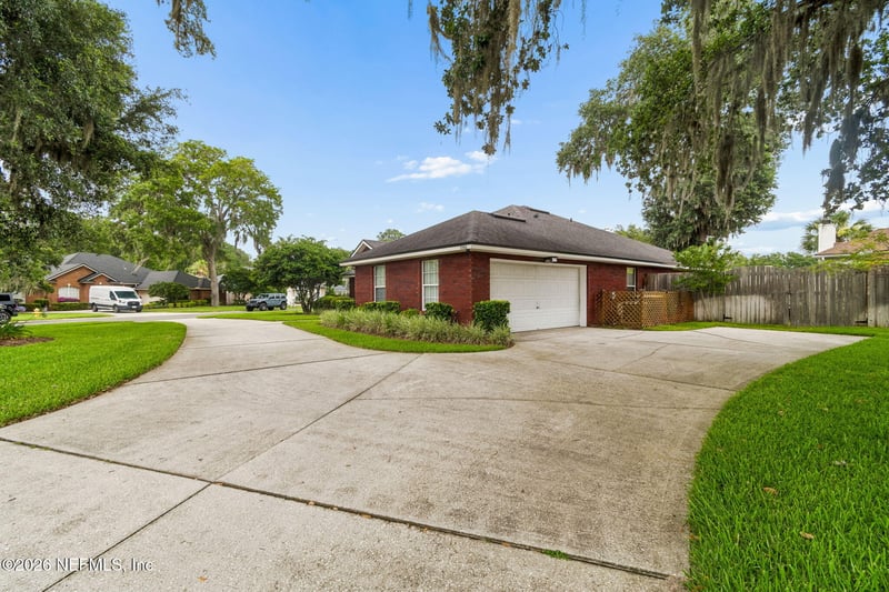 1753 Rising Oaks Dr, Jacksonville, FL 32223