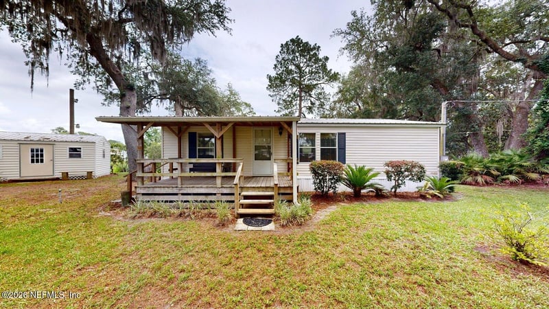 142 Waterside Ave, Satsuma, FL 32189