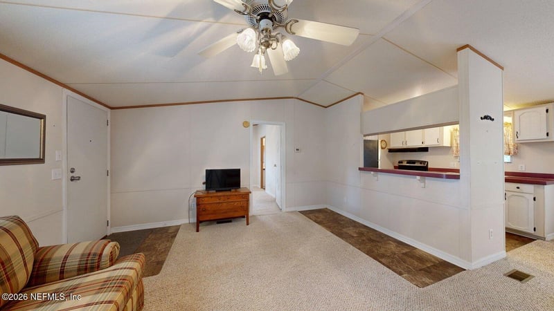 142 Waterside Ave, Satsuma, FL 32189
