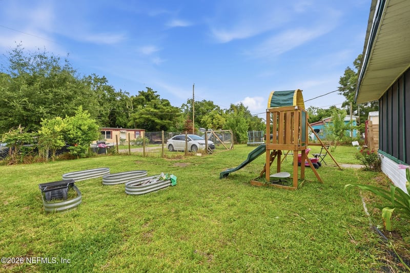 213 Lake Ln, Crescent City, FL 32112
