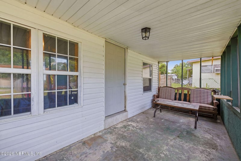 213 Lake Ln, Crescent City, FL 32112