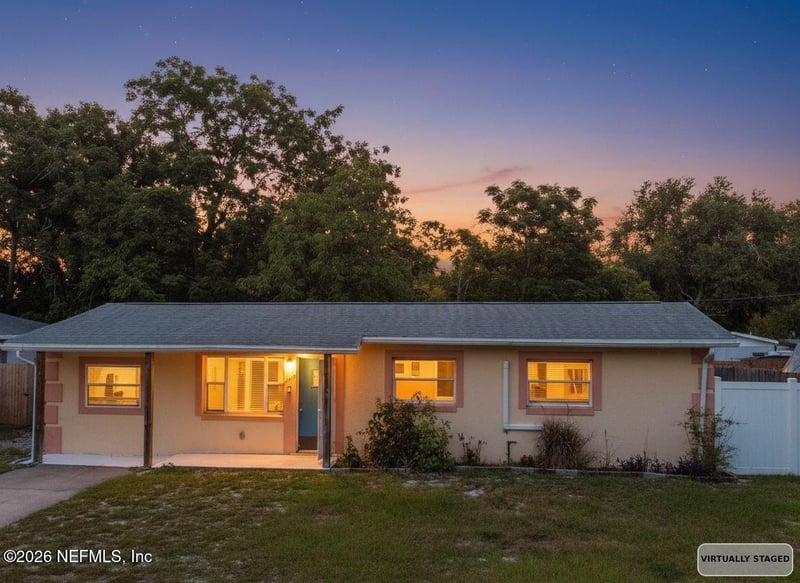 880 Emerald Dr, Mount Dora, FL 32757