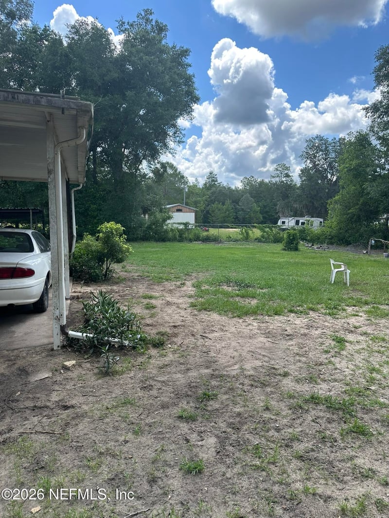 608 Kitty Ave, Interlachen, FL 32148