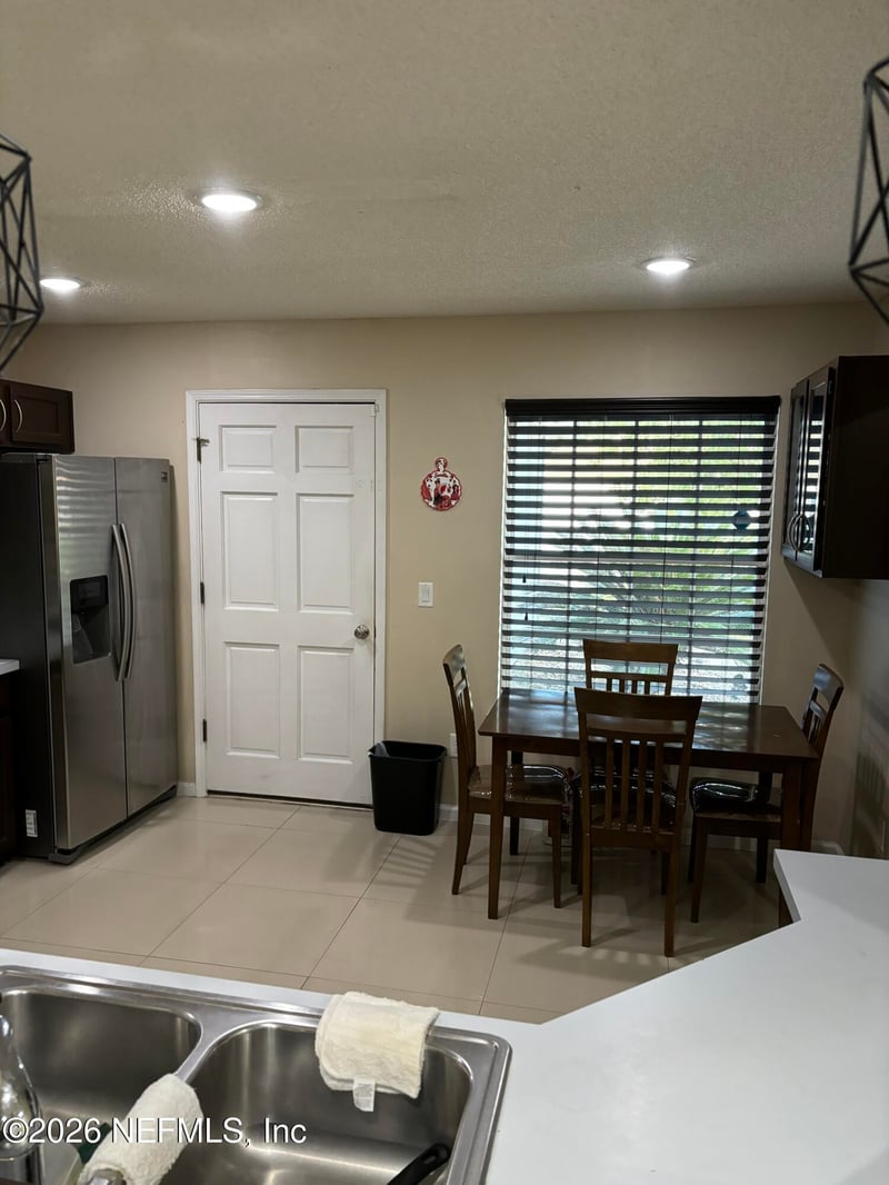5884 Copper Creek Dr, Jacksonville, FL 32218