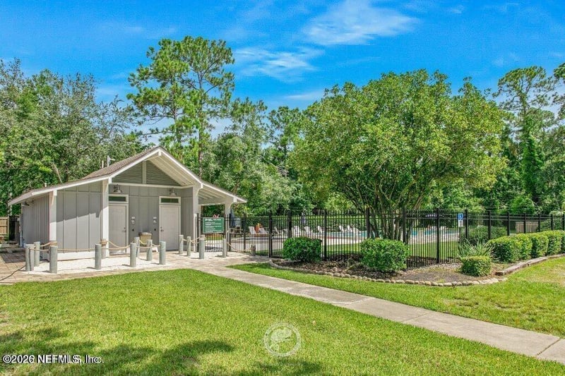 3510 Hidden Lake Dr, Jacksonville, FL 32216