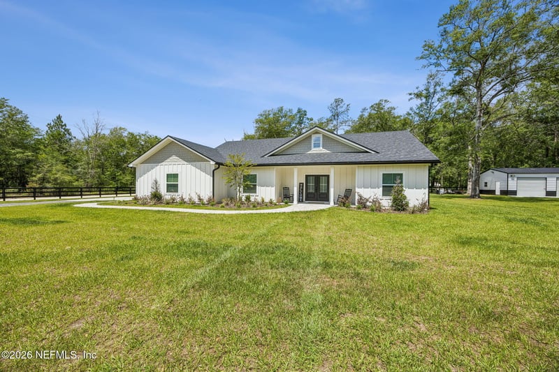 6141 Charlie Rowe Dr, Macclenny, FL 32063