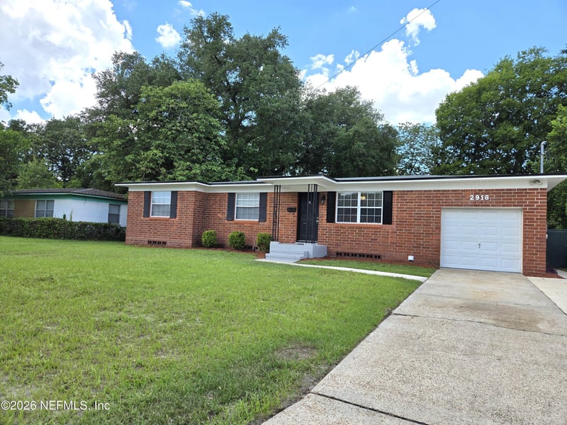 2918 Red Oak Dr, Jacksonville, FL 32277