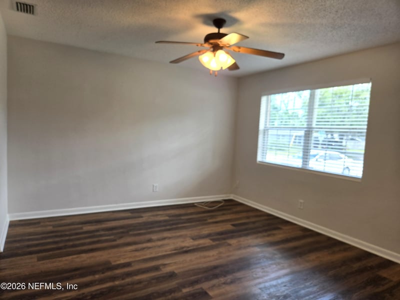 2918 Red Oak Dr, Jacksonville, FL 32277