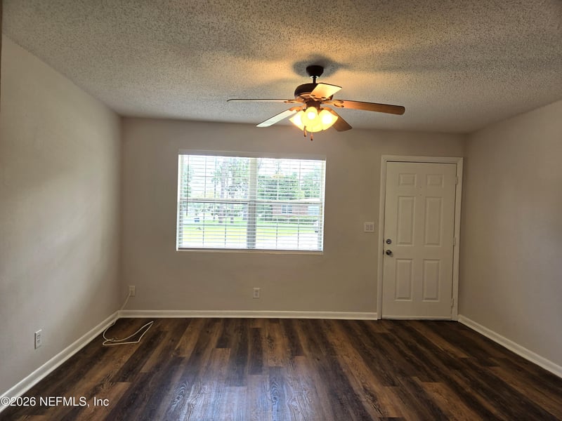 2918 Red Oak Dr, Jacksonville, FL 32277