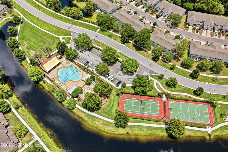 1049 Black Cherry Dr, St Johns, FL 32259