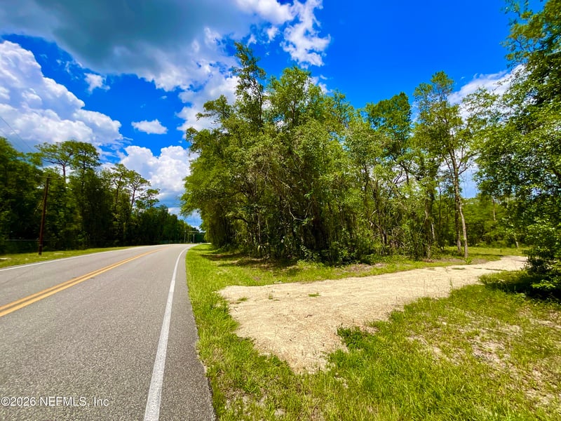 952 Co Rd 21, Hawthorne, FL 32640