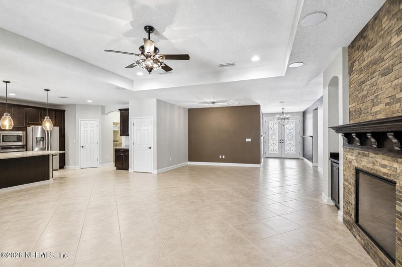 910 Laurel Valley Dr, Orange Park, FL 32065