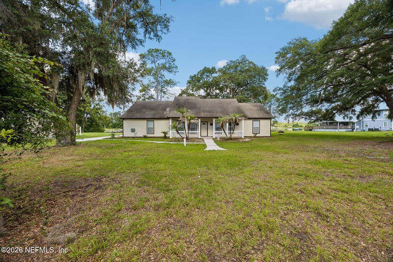 105 Sunny Ln, Pomona Park, FL 32181