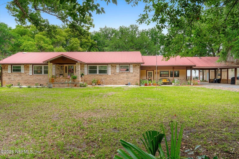 500 Walnut St, Welaka, FL 32193