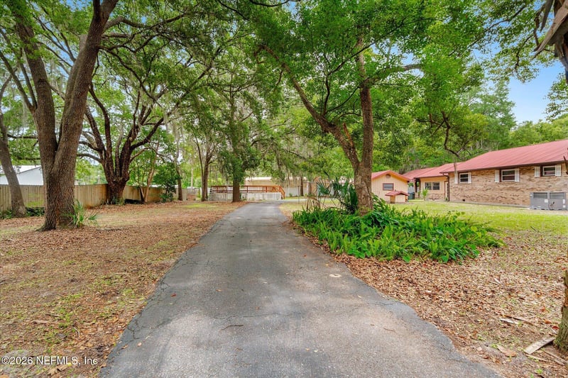 500 Walnut St, Welaka, FL 32193