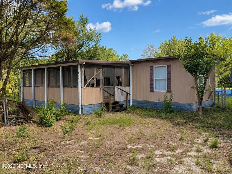 602 Junior Lake Dr, Interlachen, FL 32148