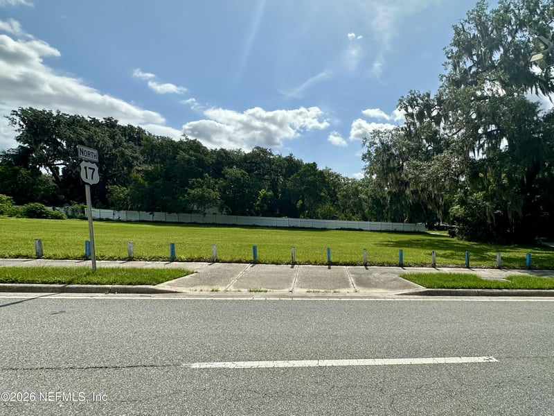 000 Summit St, Crescent City, FL 32112