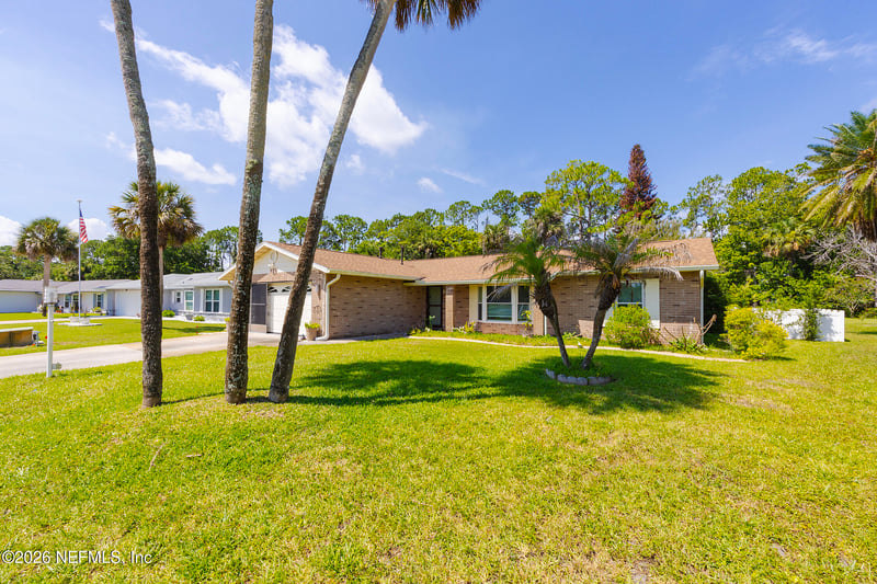 220 Yorktowne Dr, Daytona Beach, FL 32119