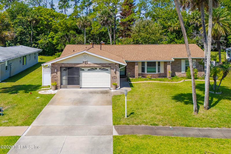 220 Yorktowne Dr, Daytona Beach, FL 32119