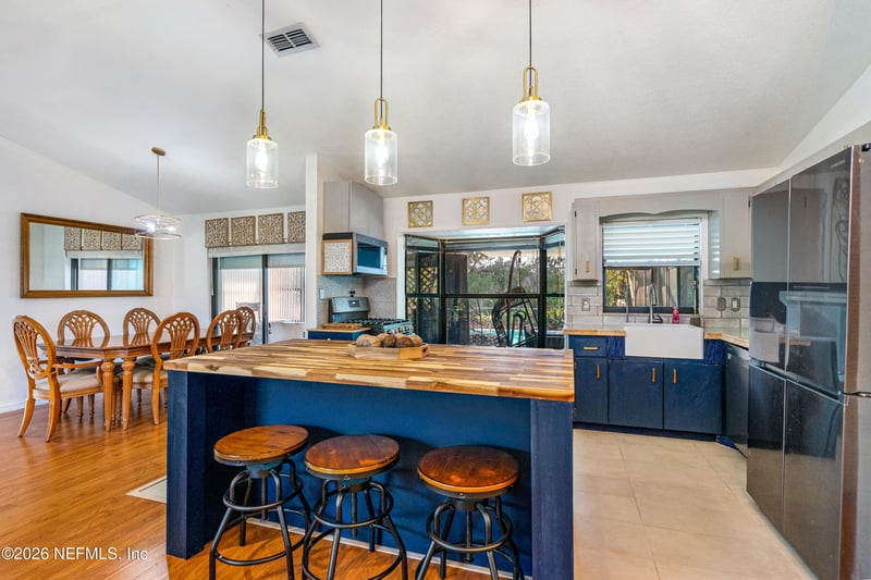 147 Village Ln, Daytona Beach, FL 32119