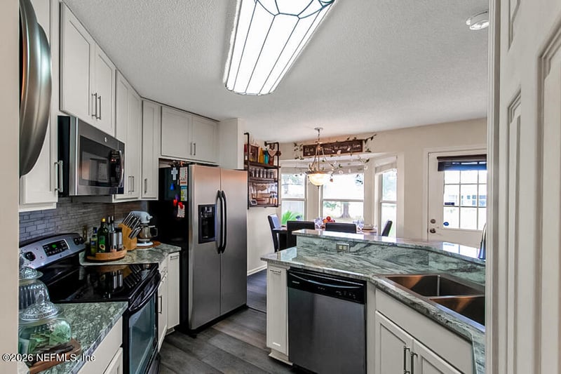 8331 Three Creeks Blvd, Jacksonville, FL 32220
