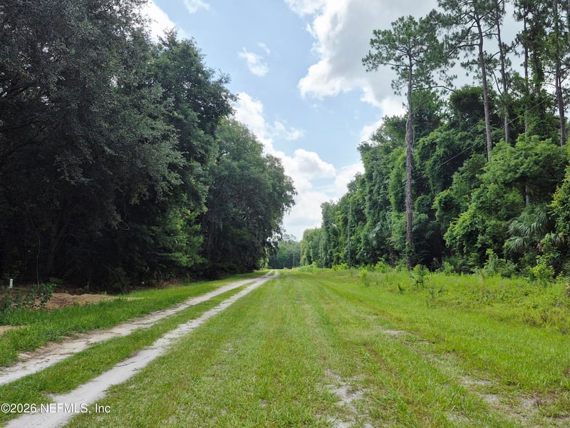 917 Paradise Blvd, Georgetown, FL 32139