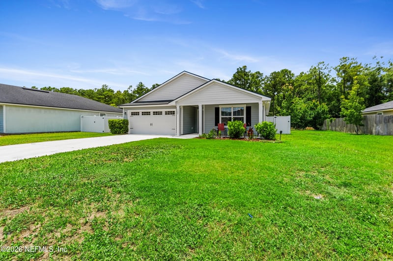 1294 Sarahs Landing Dr, Jacksonville, FL 32221