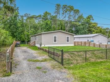 137 Kerry Dr, Satsuma, FL 32189