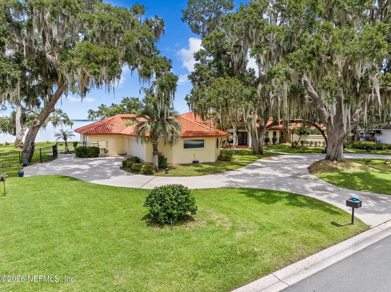 1412 Mosswood Dr, Leesburg, FL 34748