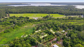 633 Mcclure St, Welaka, FL 32193