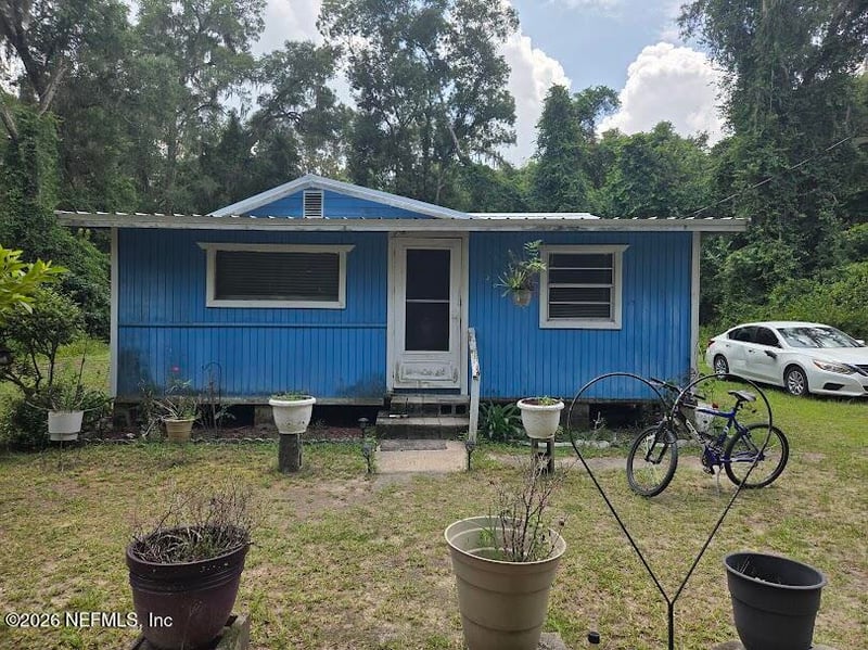 303 Kansas St, Florahome, FL 32140
