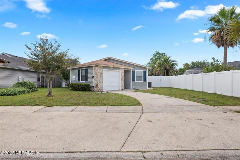 494 Filmore Dr, Jacksonville, FL 32225