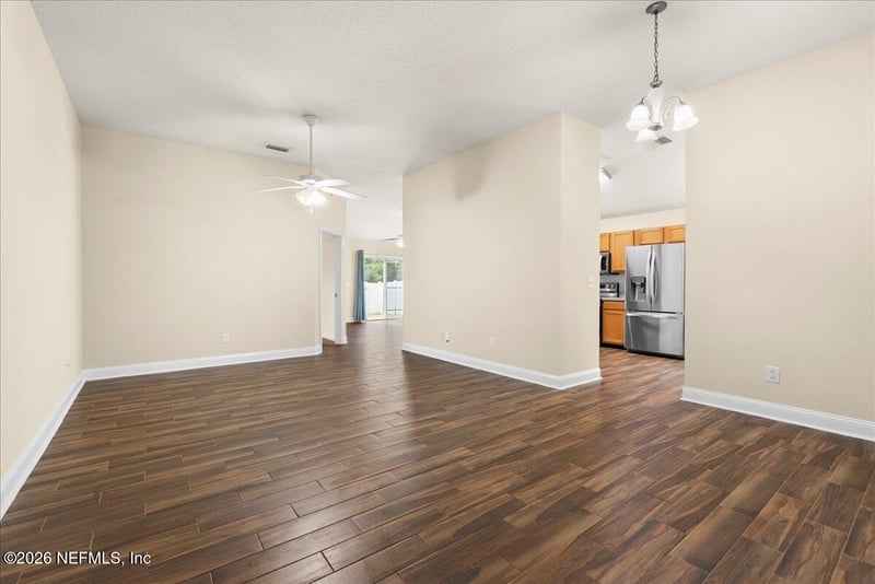 945 Raindrop Ln, Middleburg, FL 32068