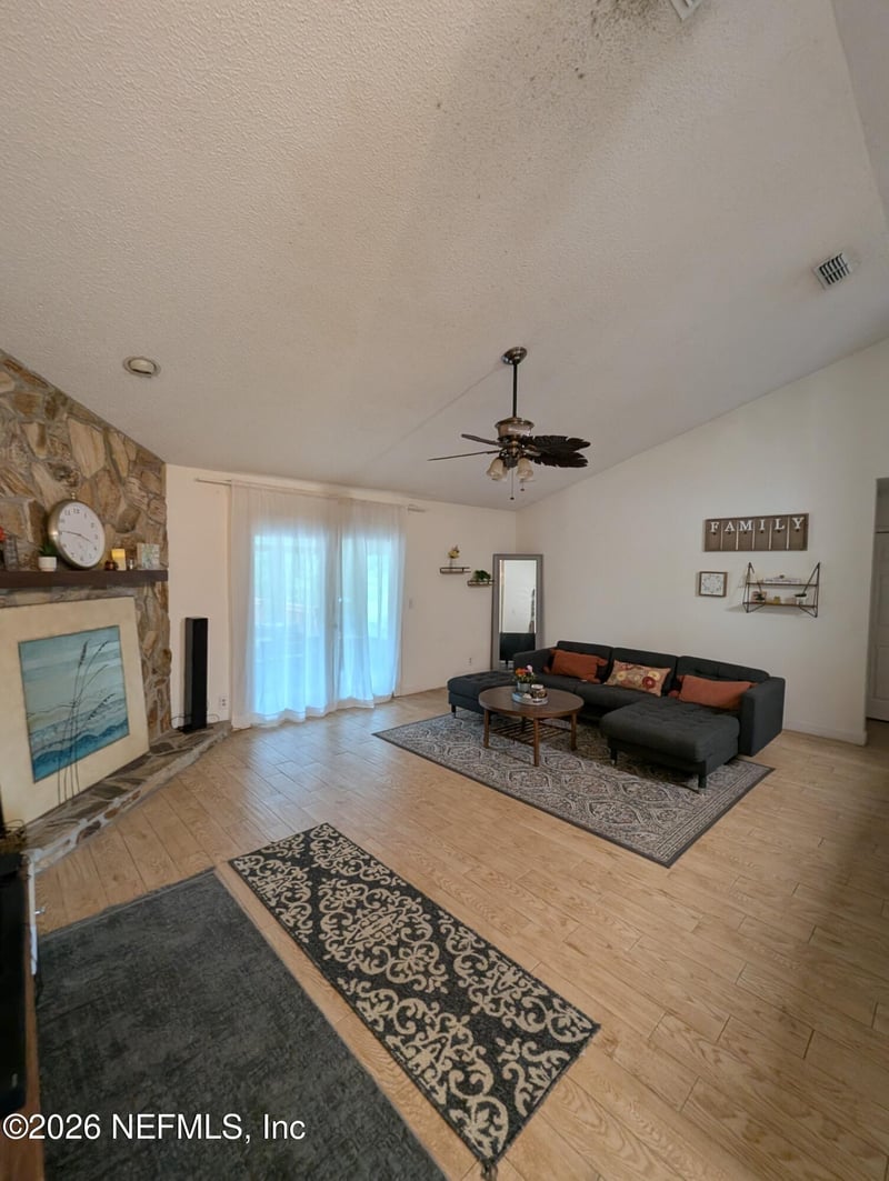 1586 Crabapple Cove Ct, Jacksonville, FL 32225