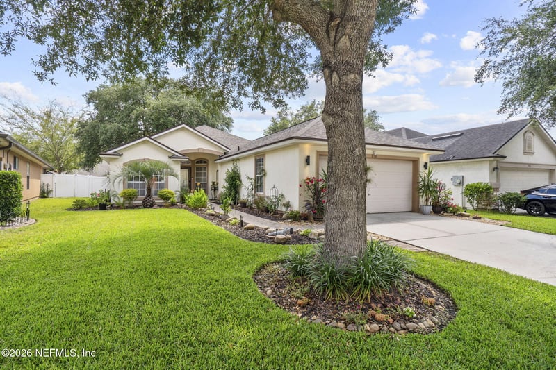 910 Thoroughbred Dr, Orange Park, FL 32065