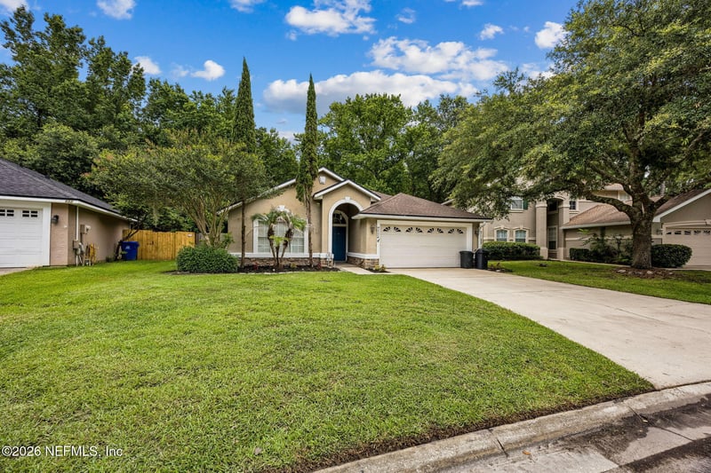 556 Redberry Ln, St Johns, FL 32259