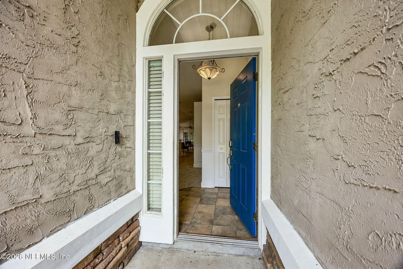 556 Redberry Ln, St Johns, FL 32259