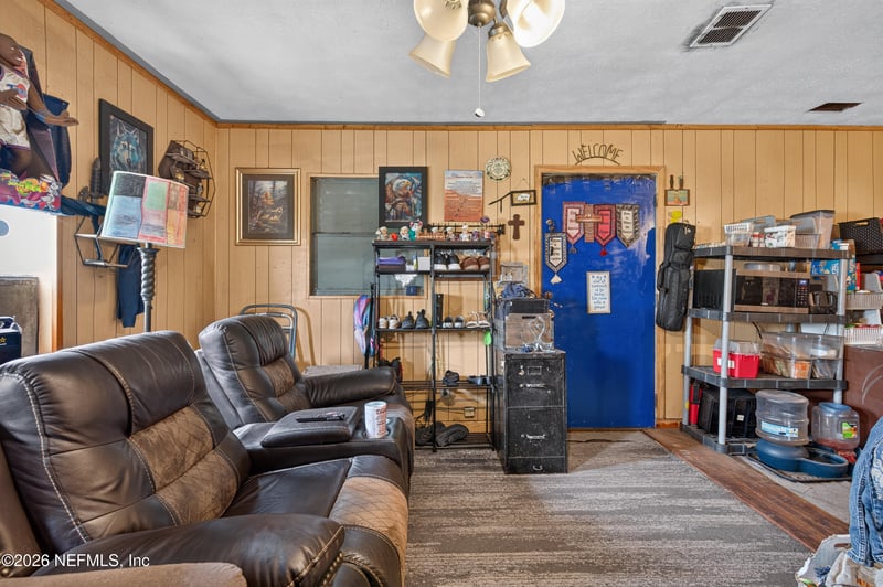 12328 Johnson Ln, Jacksonville, FL 32218