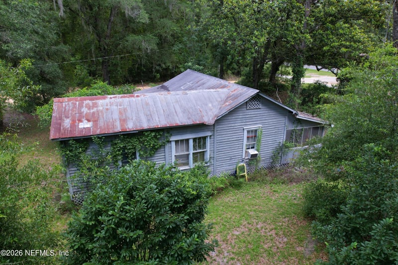 111 Savel Rd, Florahome, FL 32140