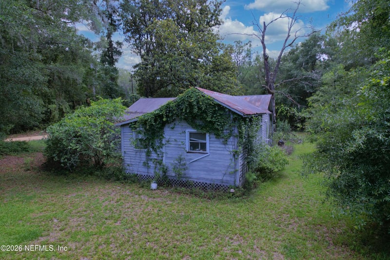 111 Savel Rd, Florahome, FL 32140