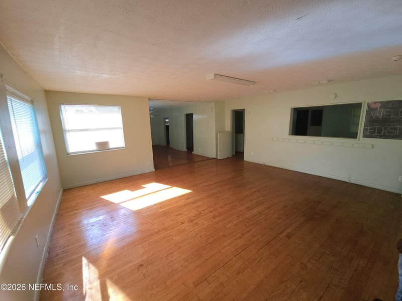 930 Cesery Blvd, Jacksonville, FL 32211