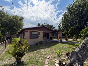 608 Caroline St, Daytona Beach, FL 32114