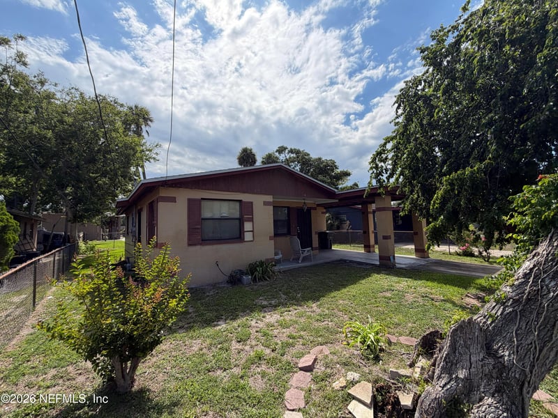 608 Caroline St, Daytona Beach, FL 32114
