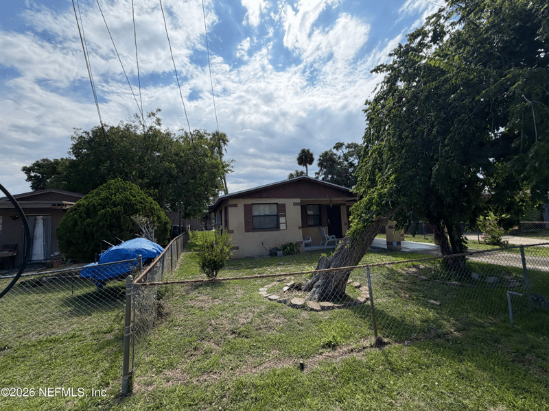 608 Caroline St, Daytona Beach, FL 32114