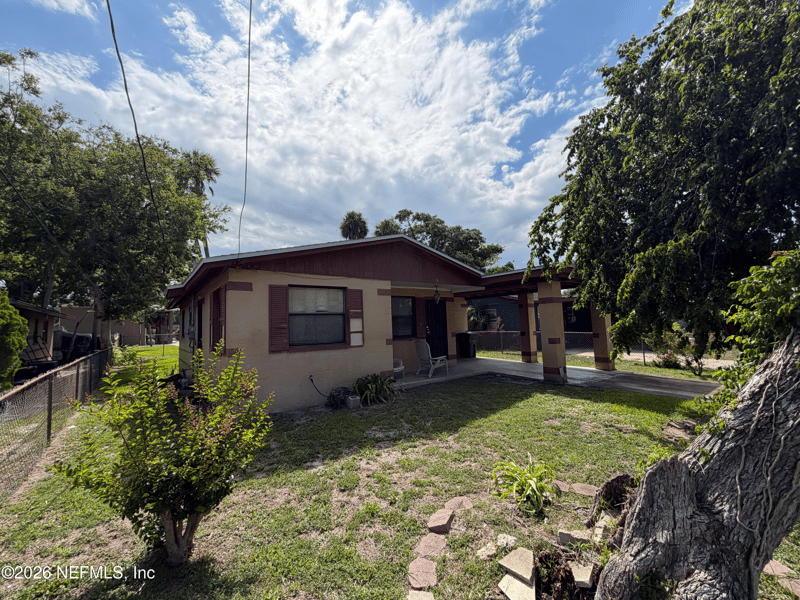 608 Caroline St, Daytona Beach, FL 32114