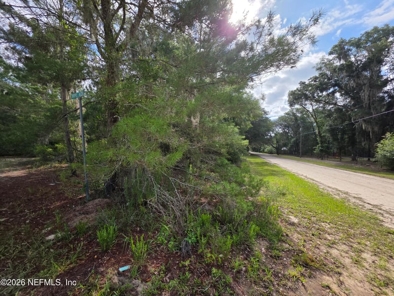 100 Quail Acre Rd, Pomona Park, FL 32181