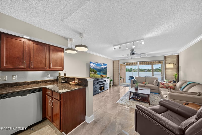 5375 Ortega Farms Blvd #102, Jacksonville, FL 32210