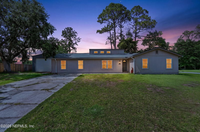253 Deerwood Cir, Middleburg, FL 32068